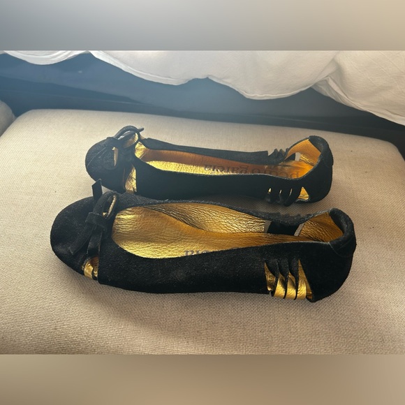Pedro Garcia black and gold ballet flats with cut outs - Picture 2 of 3